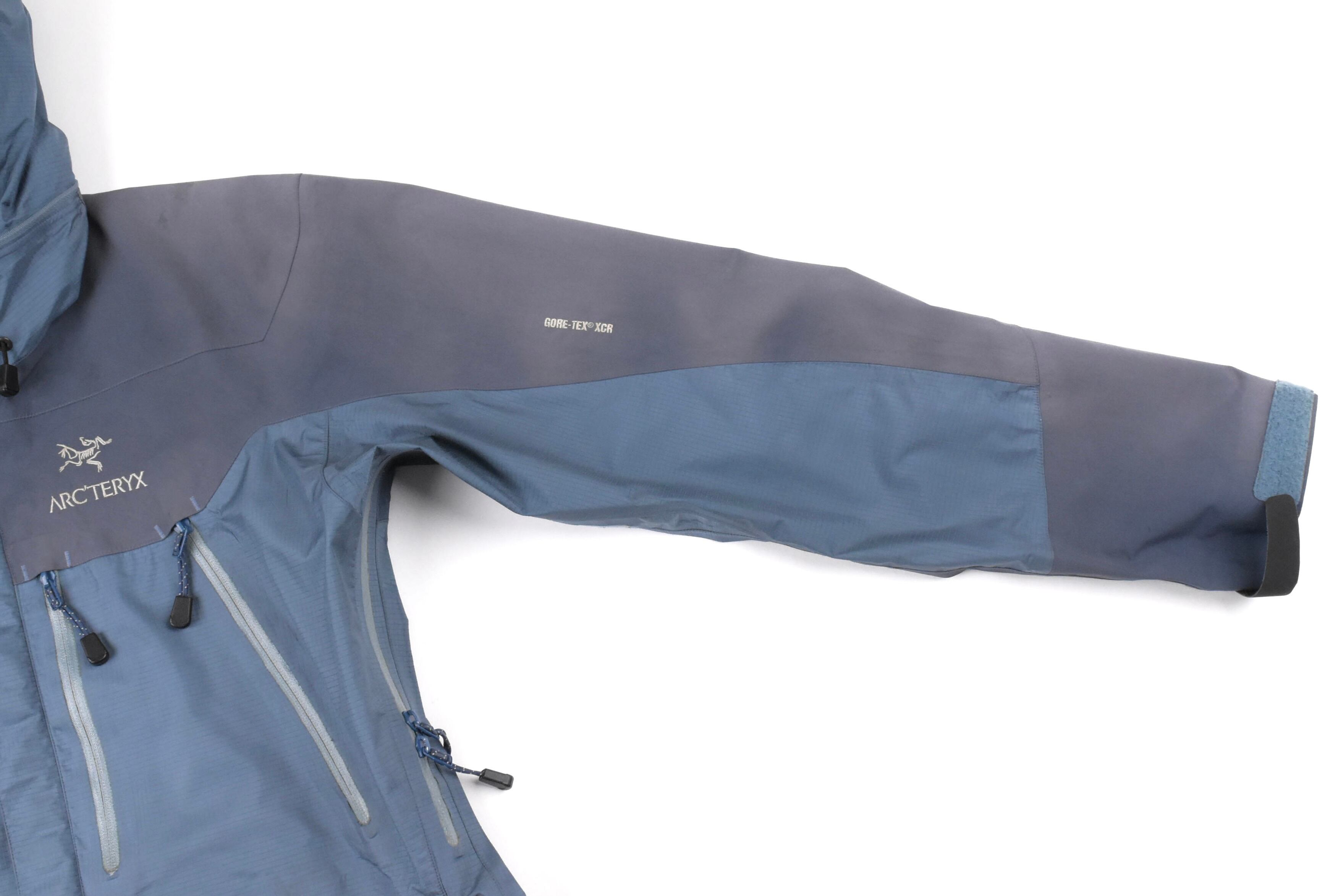 ARC’TERYX THETA LT JACKET ''SMOKE'' ARC'TERYX THETA LT JACKET ''SMOKE'' | PLAIRE