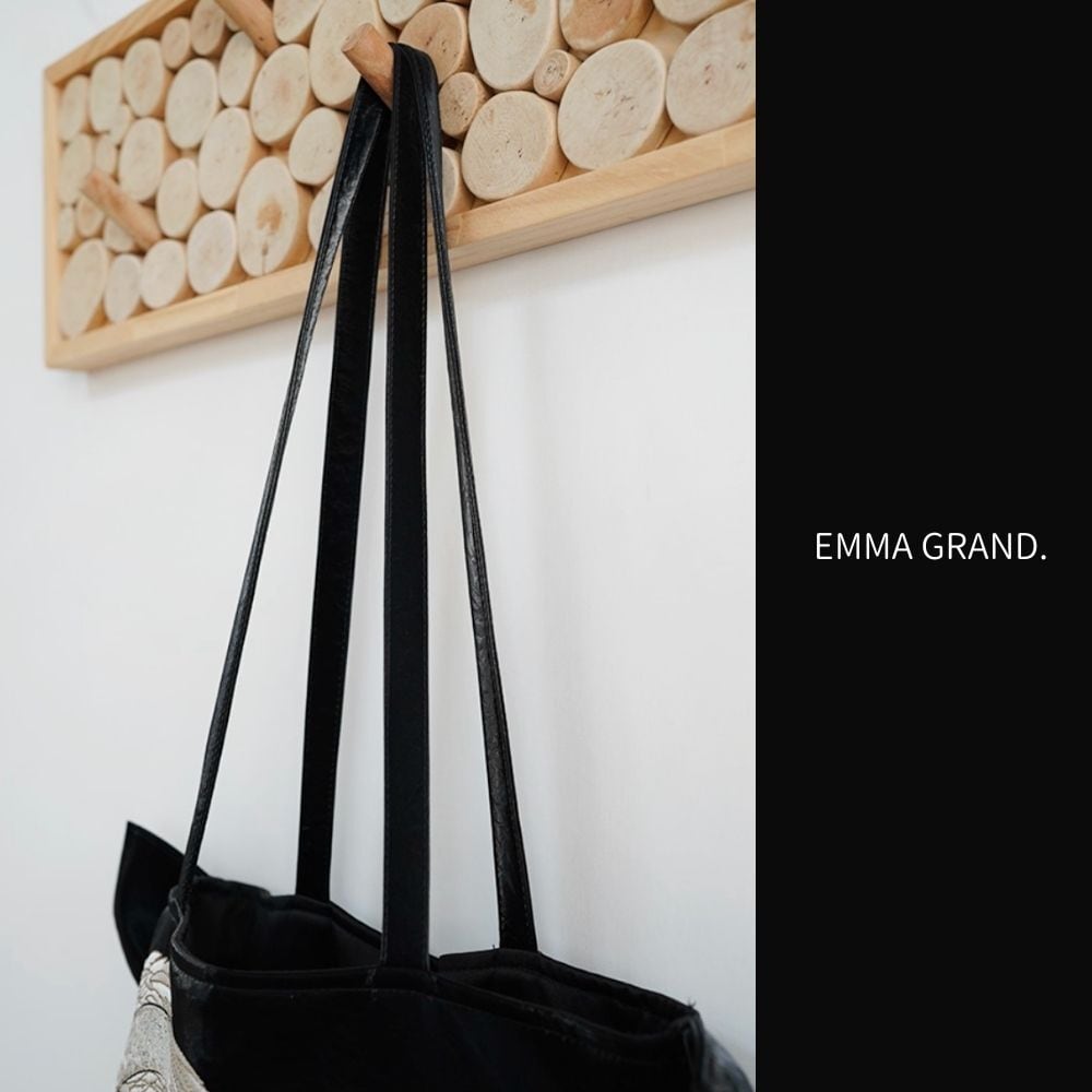 白鳥が紡ぐ静寂の湖畔 フリル刺繍トートバッグ E00639 | EMMA GRAND