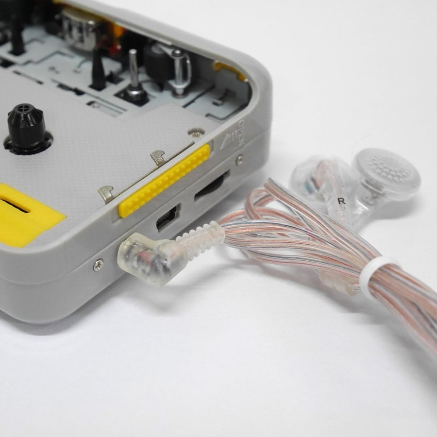 INTERBREED : Easy Cassette Player | FULLSPEC.