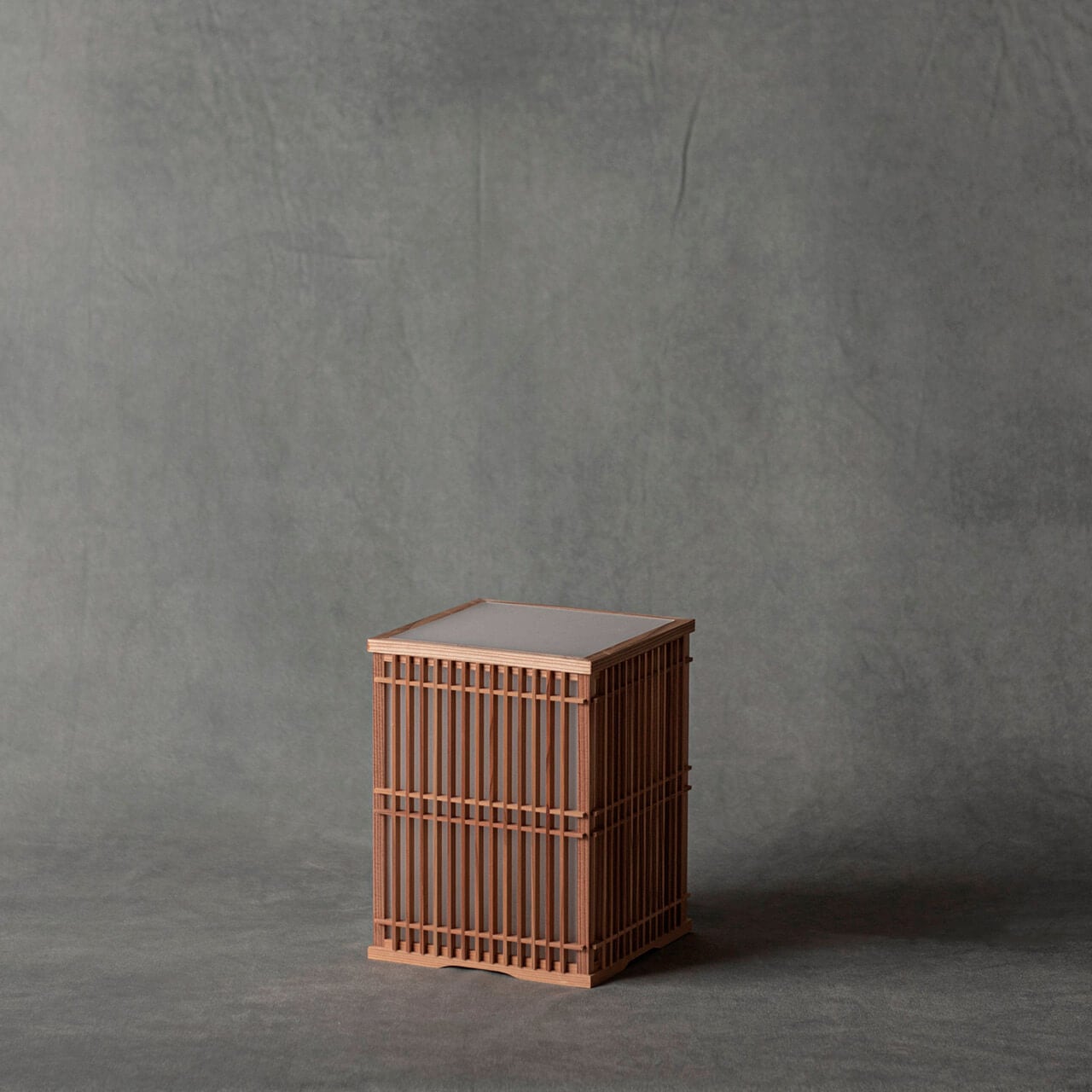 HR262 駿河民芸 Japan　置行　欅材 収納付き 障子 格子 行灯 HR262 駿河民芸 Japan 置行 欅材 収納付き 障子 格子 行灯 【公式通販】