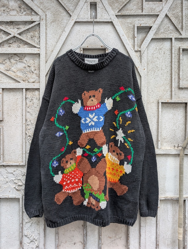 "CERVELLE" bear hand knit