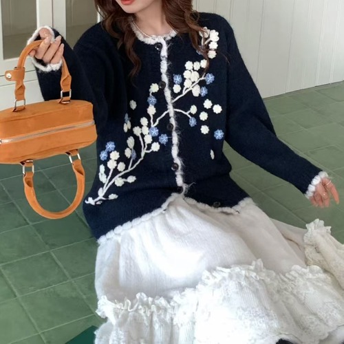3色／デザインフラワー刺繍ニットカーデ ・12569