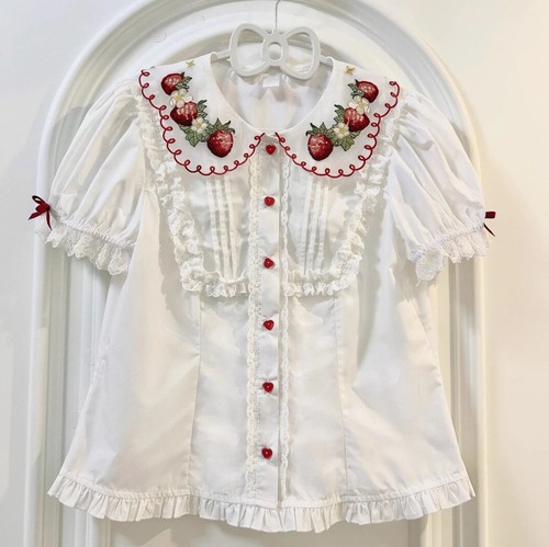 ゆめかわ♡いちご刺繍入りブラウス　tops27