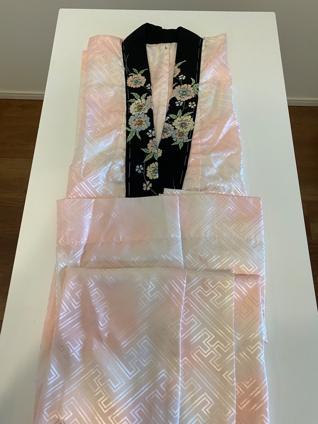 長襦袢　ピンク大輪のバラ刺繍　Mサイズ