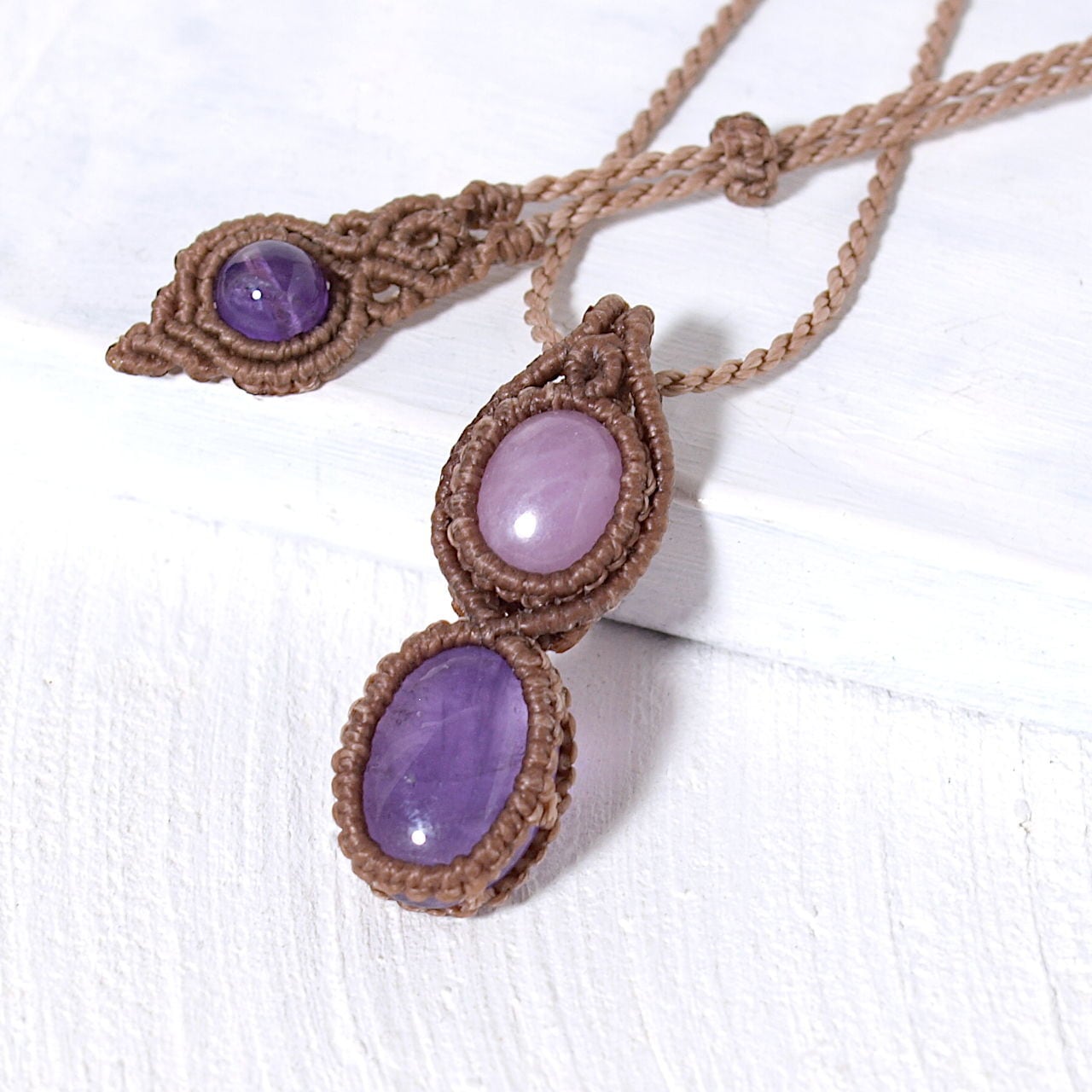 【一点物】クンツァイト+アメジスト連結マクラメネックレス
