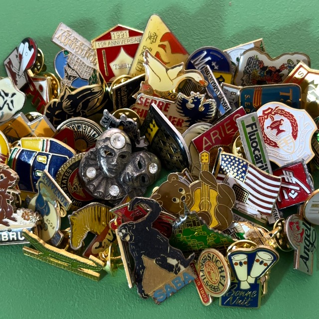 50個  フランス雑貨 ヴィンテージ  ピンバッジ ピンズ France pins  Pin badge vintage 古着 通販 リメイク ブローチ  アタッチメント付属 雑貨 2506003_2506011-3