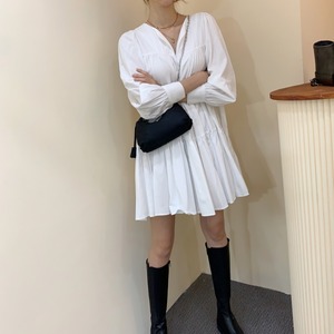 ワンピース レディース 送料無料 3色 ミディアム丈 ショート丈 ミニワンピ シャツワンピース ティアードワンピースVネック ギャザー 長袖 プリーツ Aライン フリル 切り替え リボン白 ホワイト 黒 無地 ゆったりリラックス 体型カバー ブラック シンプル ラフ カジュアル シック 大人女子 大人 きれいめ こなれ感 おしゃれ お洒落 ルーズ 春 春服 夏 夏服 秋 秋服 普段使い 重ね着 着回し おでかけ 休日 デイリー 10代 20代 30代 40代 50代 コーディネート 涼し 通気性