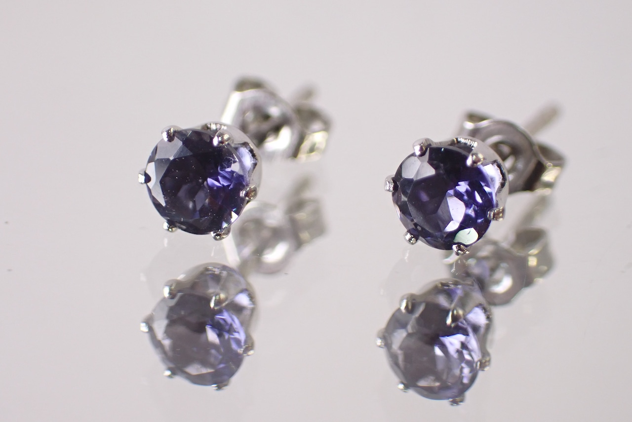 アイオライトピアス　約4mm　[D9-123]