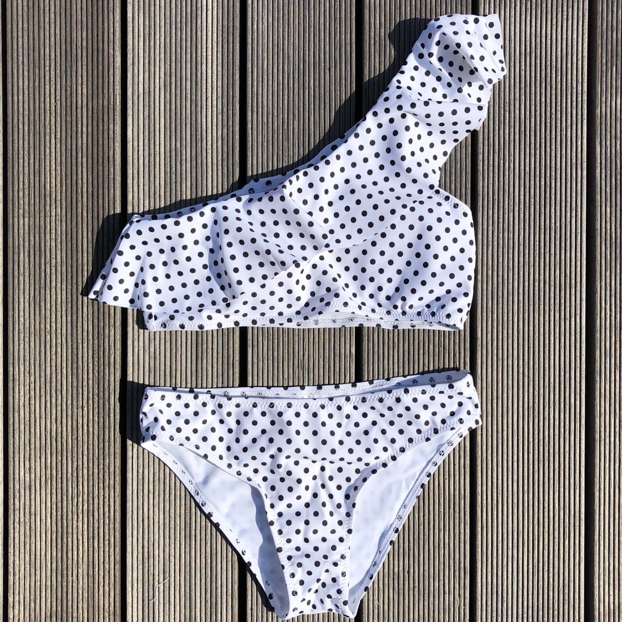 Bikini♡ワンショルダードットフリルビキニ ホワイト | GE store Bikini♡ワンショルダードットフリルビキニ ホワイト | GE store