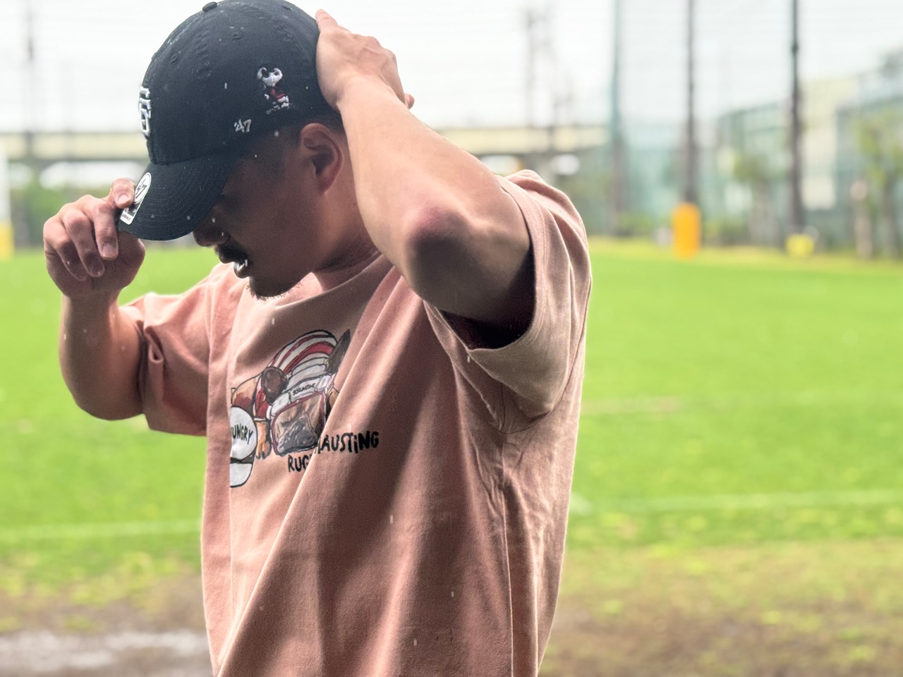 RUGBY FRENCH BULLDOG Tシャツ ダスティピンク