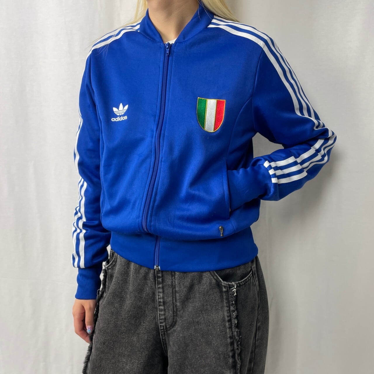 adidas アディダス ワールドカップ イタリア代表 サッカーチーム ジャージ トラックジャケット レディースS相当 古着 Y2Kトレフォイルロゴ  サイドライン ATPタイプ ブルー 青色 【ジャージ・トラックジャケット】 | cave 古着屋【公式】古着通販サイト