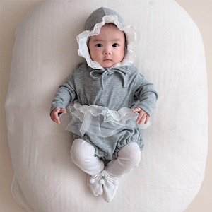 【BABY】韓国風　フリルグレーロンパース