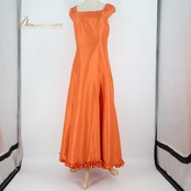 フラダンス 衣装 ワンピース ドレス オレンジ系 パンドール 日本製 ハワイアン アロハ レッスン 練習 無地 ワンカラー 光沢 高級感 フリル ノースリーブ Paondor かわいい 上品 おしゃれ フラ ダンス 鮮やか 華やか デザイン シンプル レディース ファッション