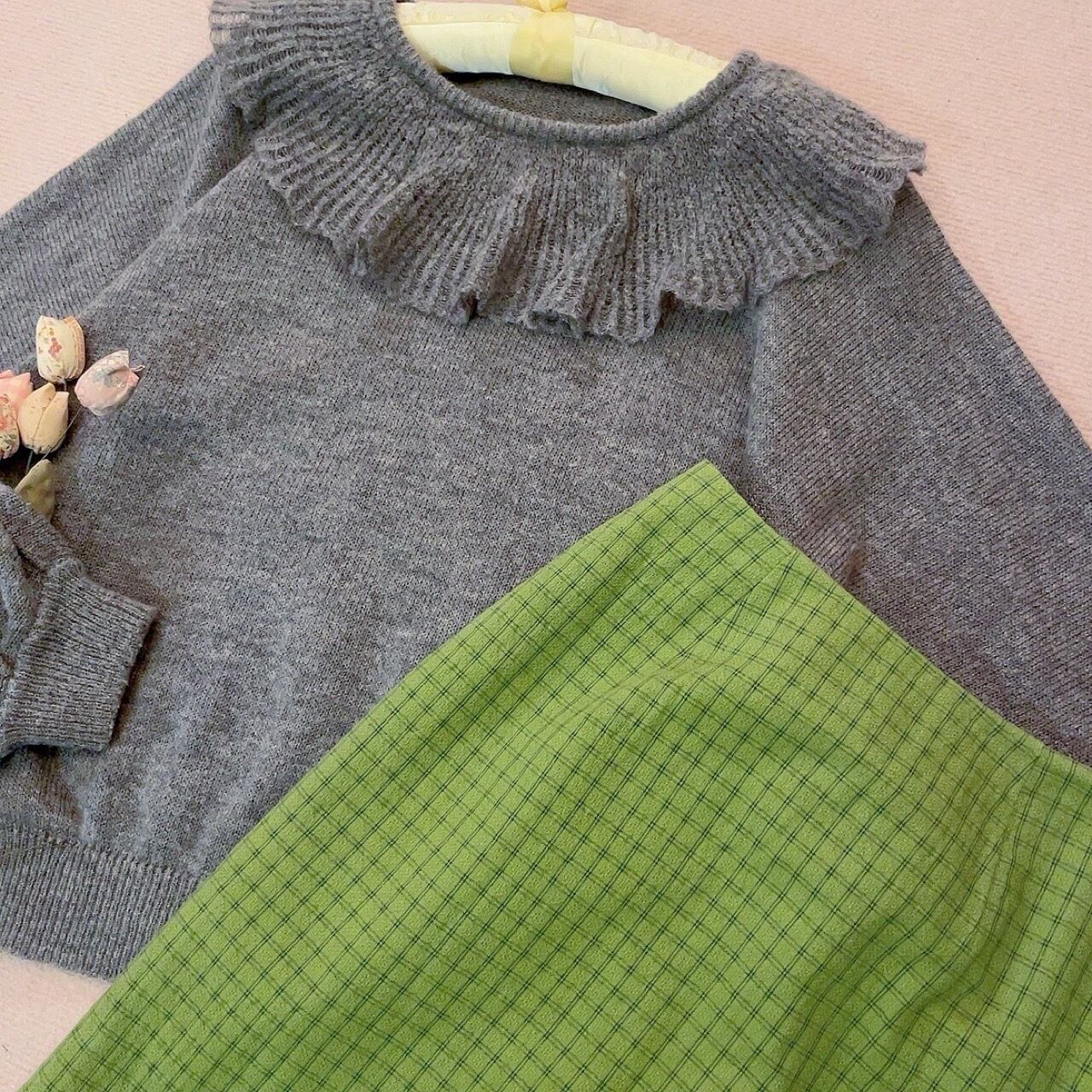 big frill collar gray knit sweater