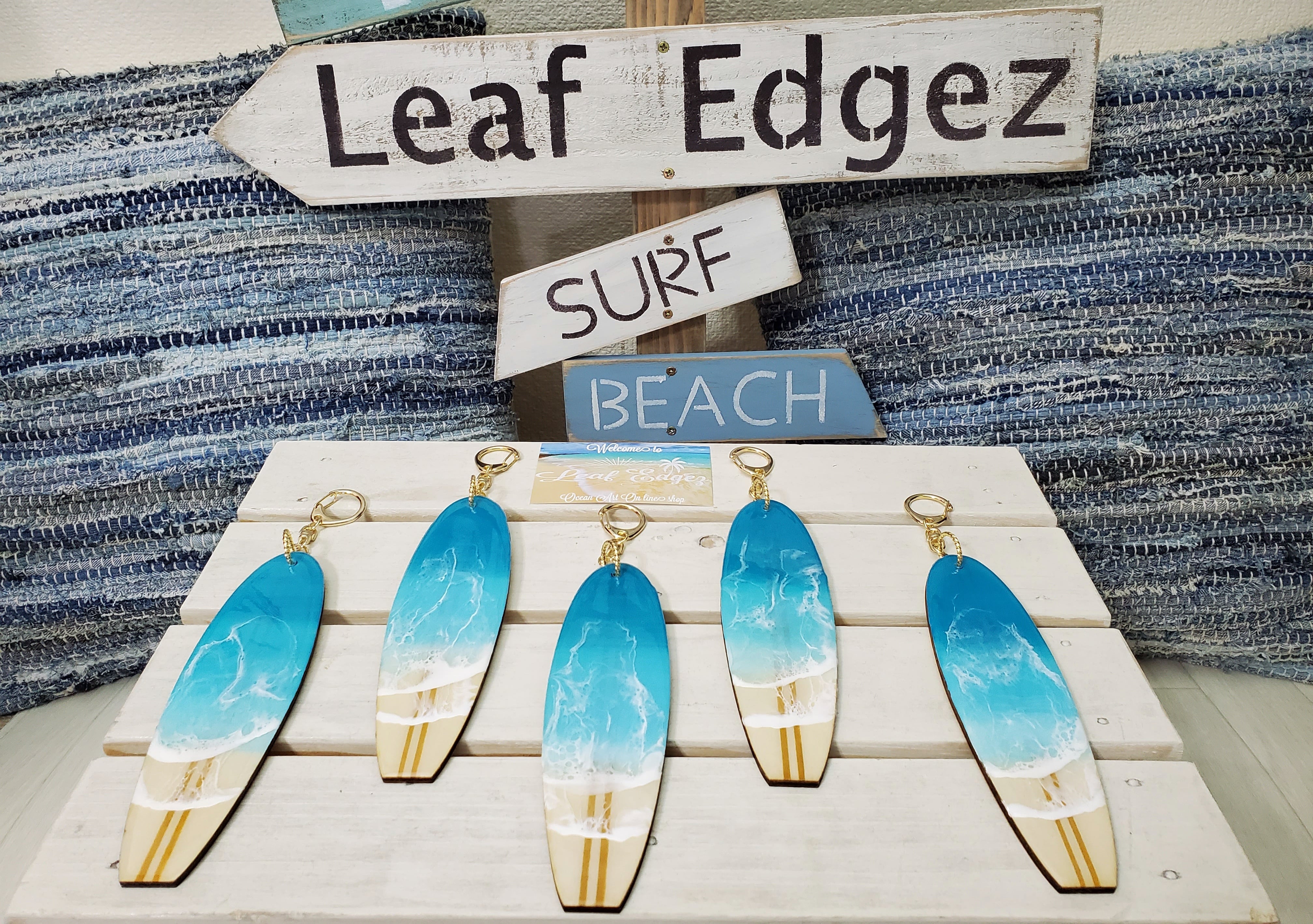 オーシャンレジンアート サーフボード型チャーム ターコイズ | Leaf