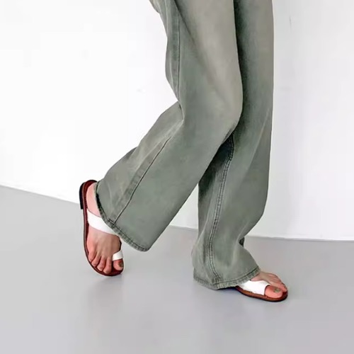 ローヒールサンダル レディース 靴 シューズ フラットサンダル サンダル サムホール 履きやすい 歩きやすい 疲れにくい オープントゥ シンプル 無地 カジュアル お出かけ おしゃれ 夏 ファッション