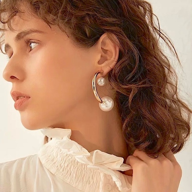 Gold & Pearl “ C ” Pierce