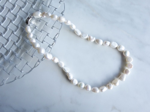 baroque pearl necklace