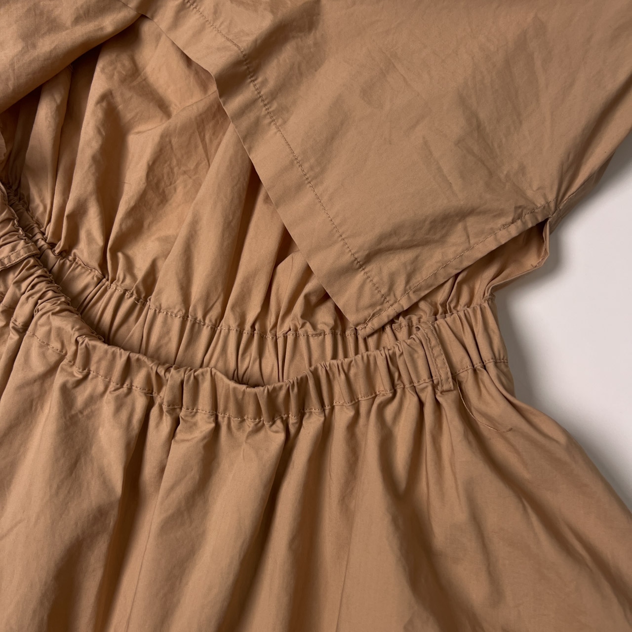 nano universe garde-robe ナノユニバース バックオープン Vネック 半袖フレアワンピース 36/ベージュ