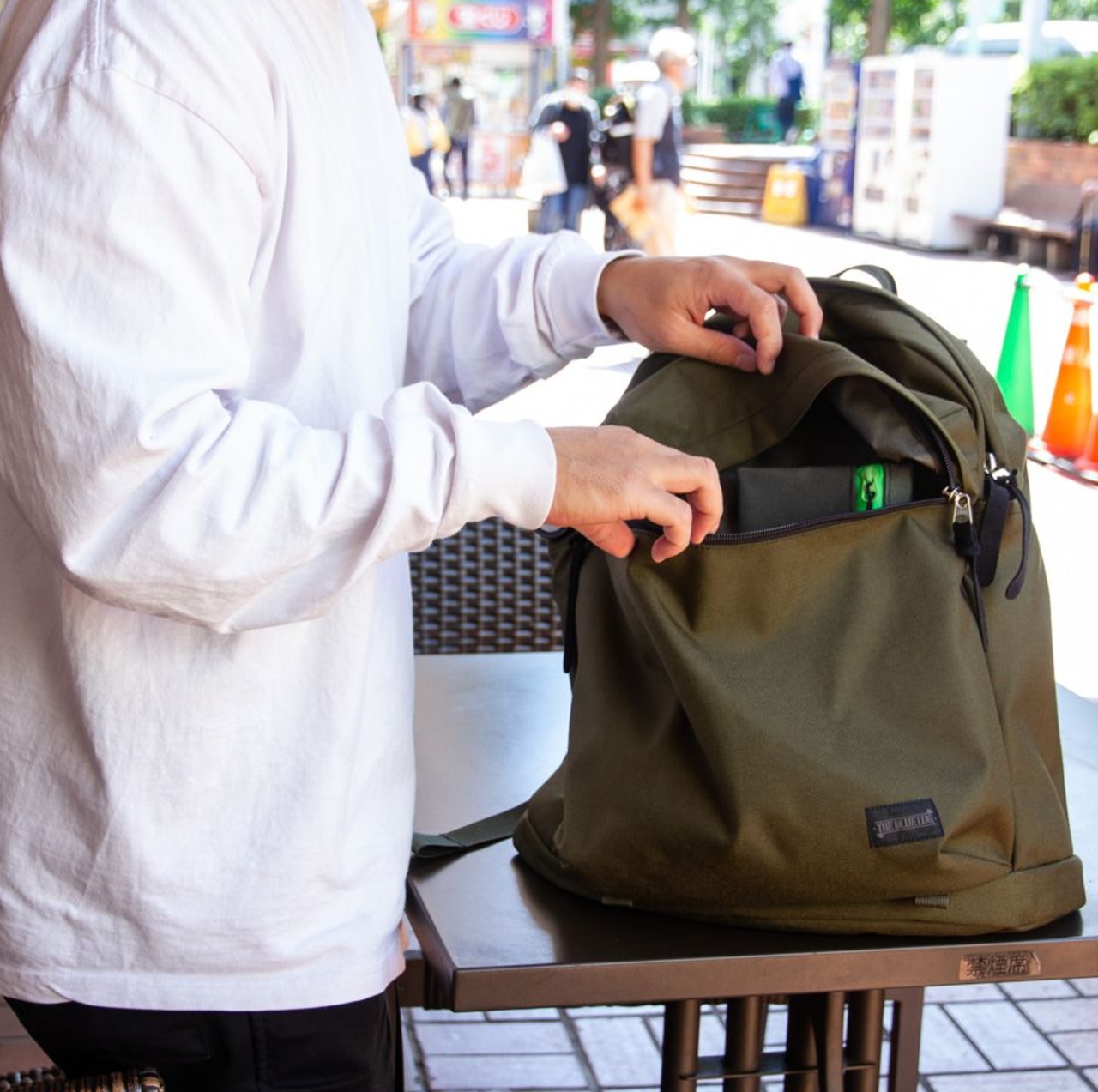 BLUE LUG】 THE DAY PACK (BK) | Humhumhug Online Shop BLUE LUG】 THE DAY PACK (BK) | Humhumhug Online Shop