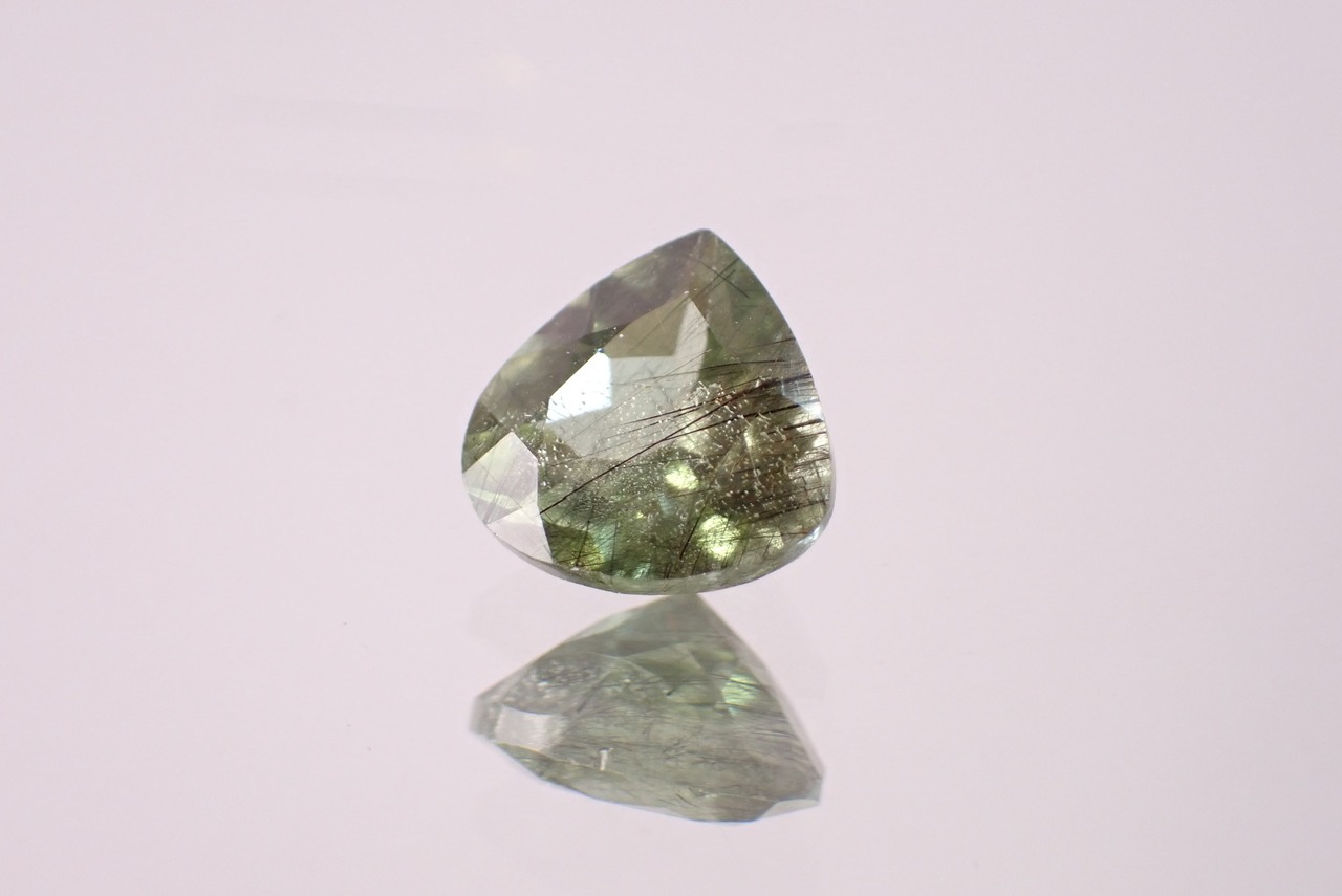 ルドウィジャイトインペリドット　1.94ct　[D2-514]
