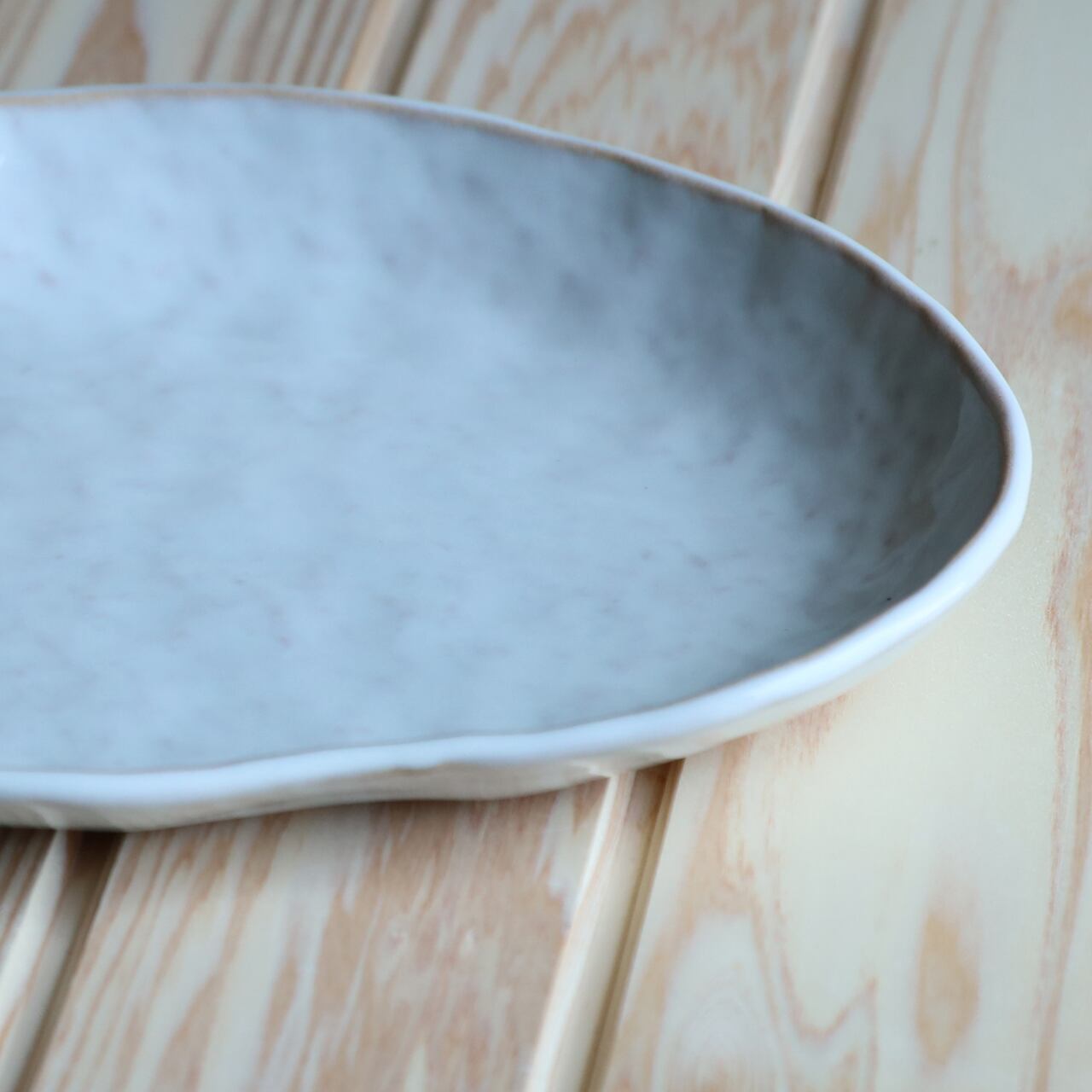 勾玉皿 カレー皿 シロ | 萩のうつわ