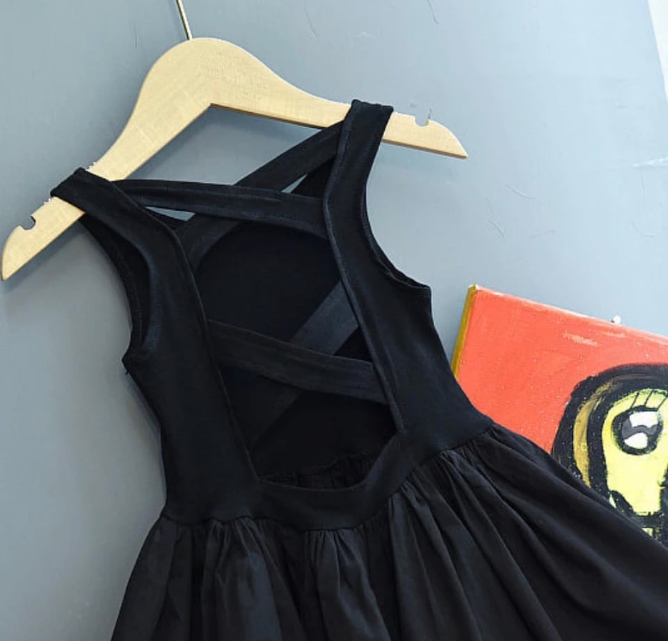 バッククロスワンピース••••••プチプラ 海外子供服 キッズ ドレス 女の子 サマードレス