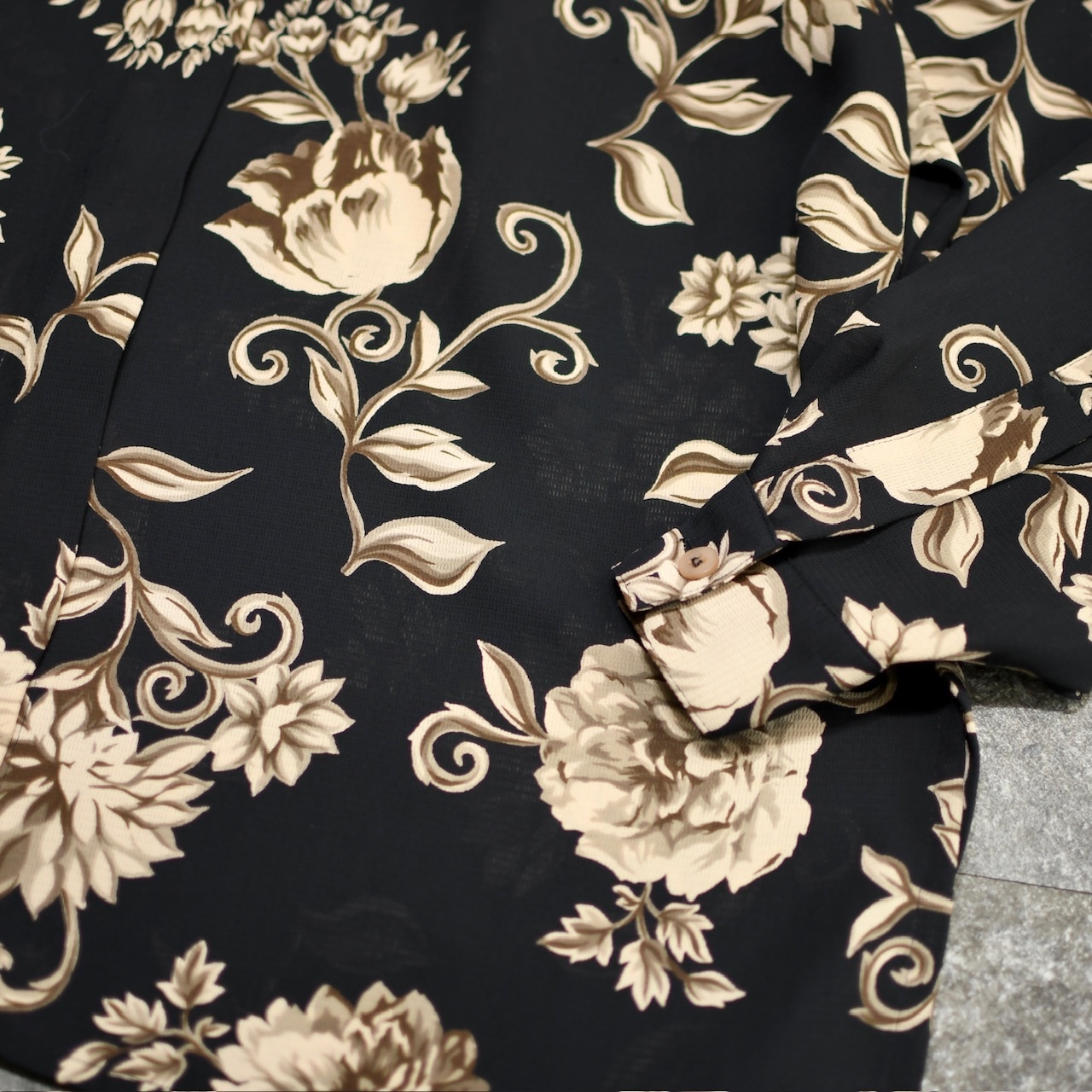 Liz sport flower pattern sheer shirt