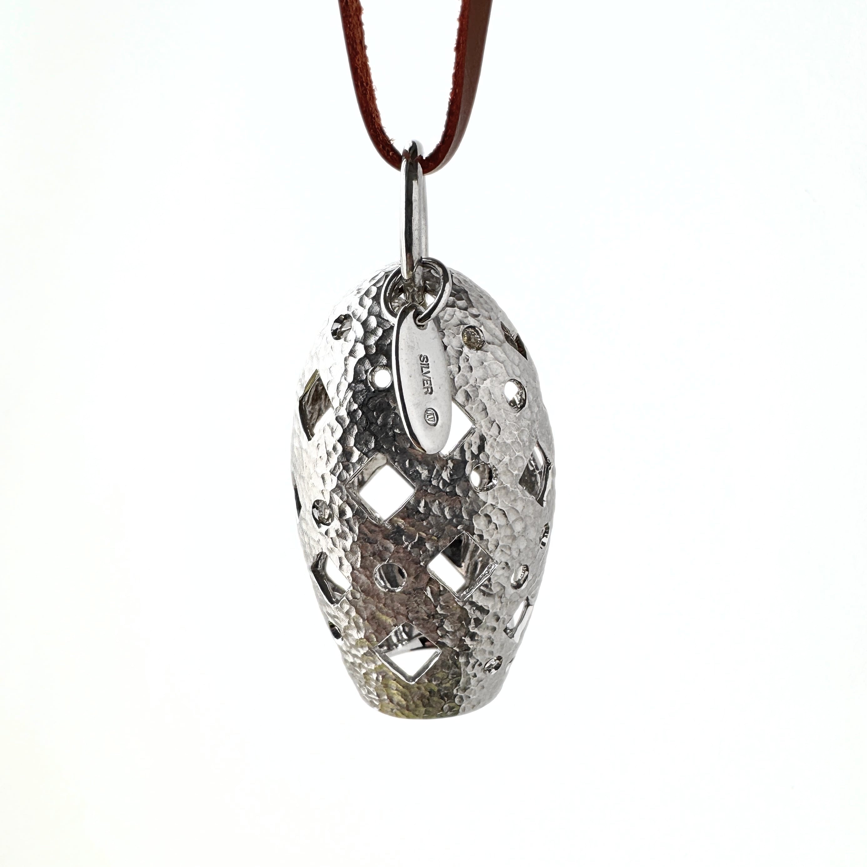 大ぶりなペンダント】シルバー Silver925 ロングネックレス 革紐80cm