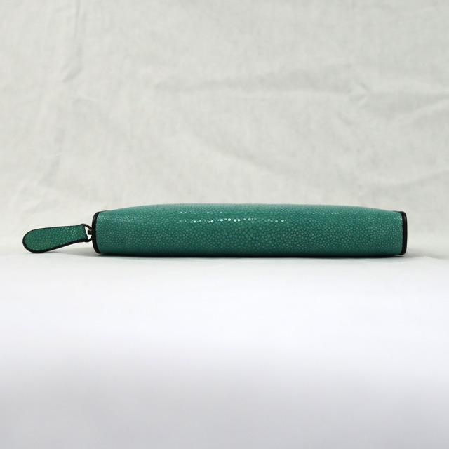 スティングレイ（エイ革） ターコイズブルー 長財布 | World Design スティングレー チャック付き 財布 長財布 ターコイズ