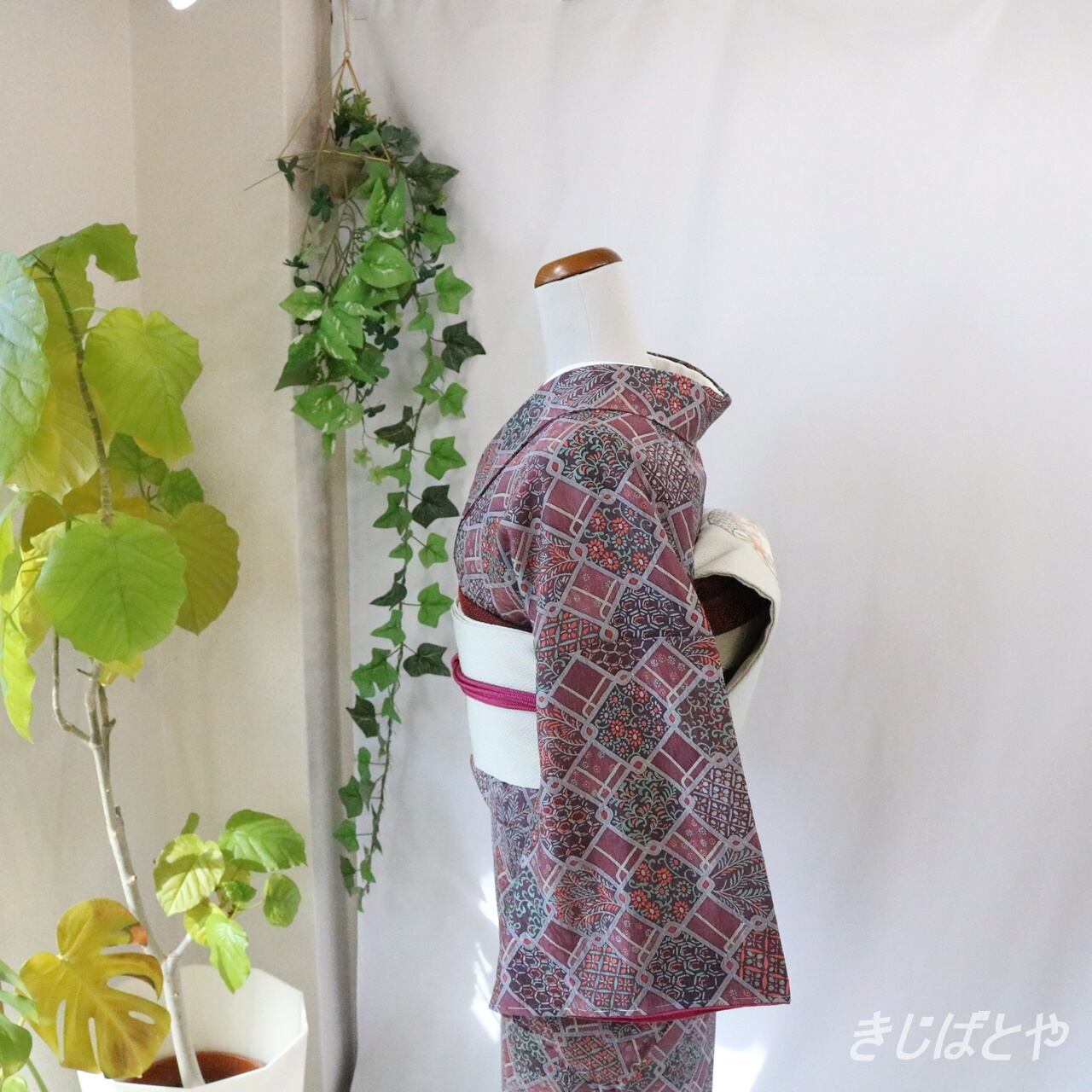 正絹綸子 蒲萄色 えびいろ につなぎ菱の総柄小紋 袷 きじばとや