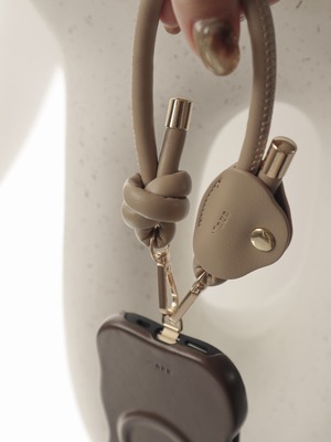 asymmetry tag（beige/short）