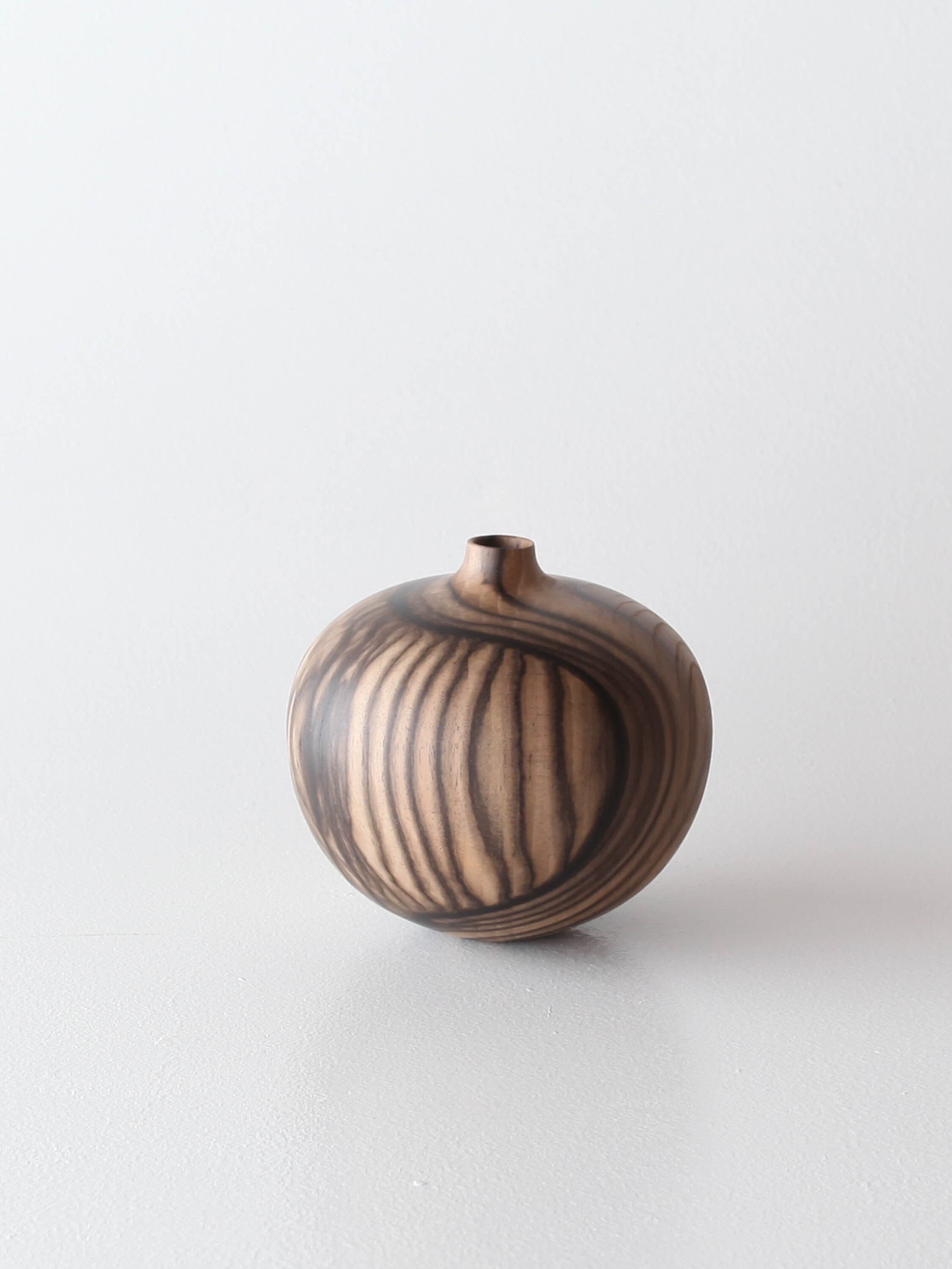 市川岳人 Takehito Ichikawa |DV22 ドライフラワーベース 黒柿