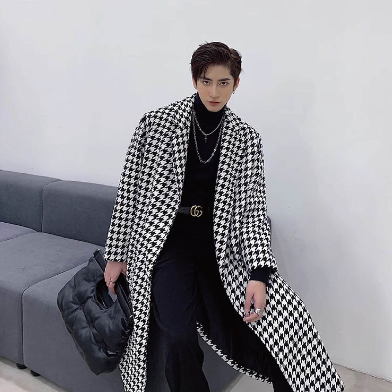 冬のおしゃれを格上げするシンプルながらも存在感を放つ千鳥格子柄ロングコート　CO003