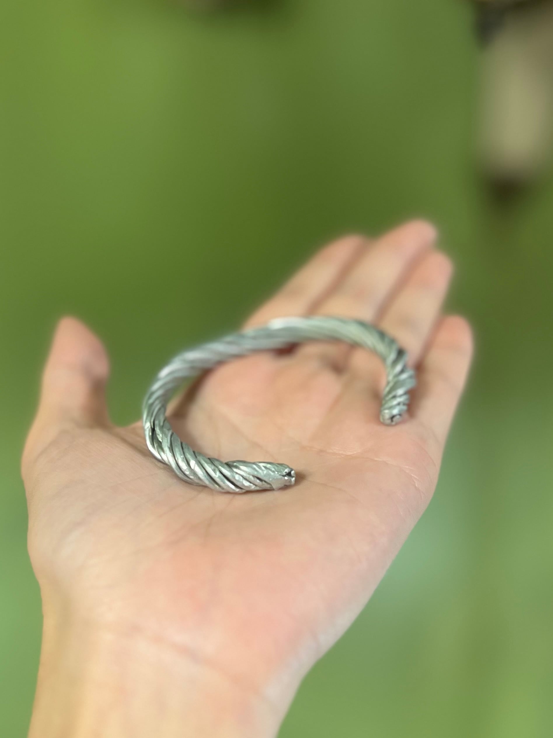 マ*ん様 HOSANNA ホザーナ ドリルド バングル ブレスレット テンダーロ