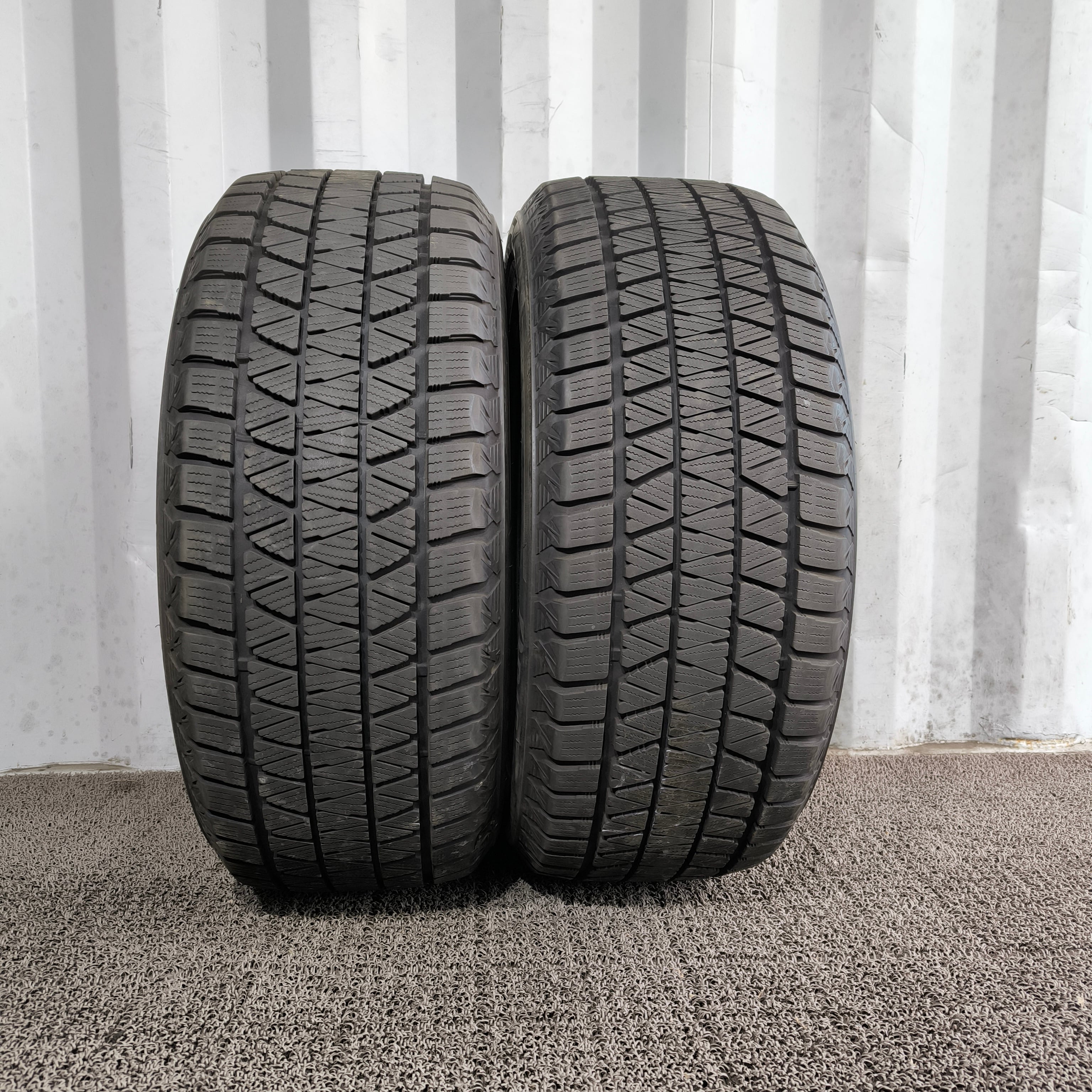 ブリヂストン BLIZZAK DM-V3 275/50R20 (113Q) 20年製 スタッドレス