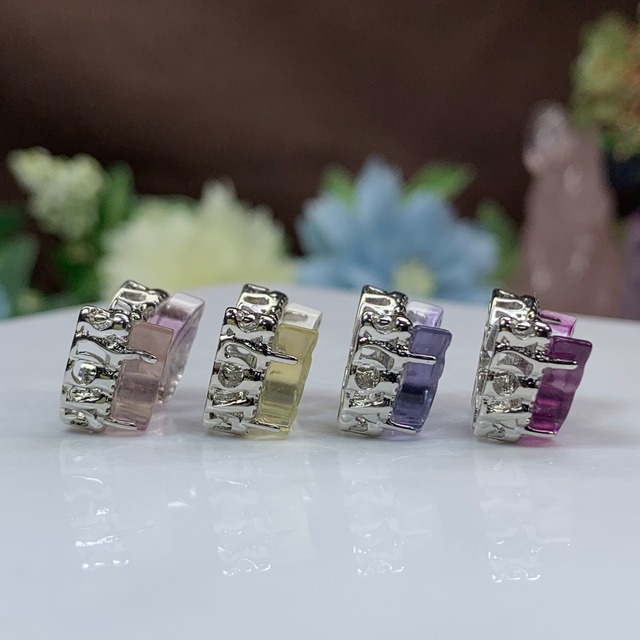 在庫処分セール☆1.10個セット☆フローライト蝶々・縦横貫通穴☆パーツ