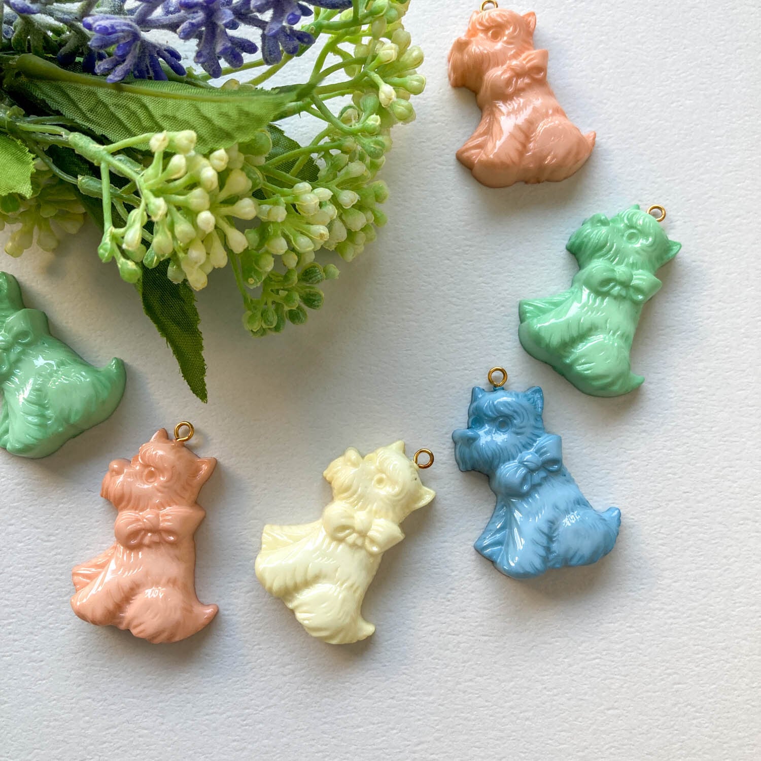 再入荷〉ドイツアクリル ヴィンテージ犬チャーム | Dua-アクセサリー