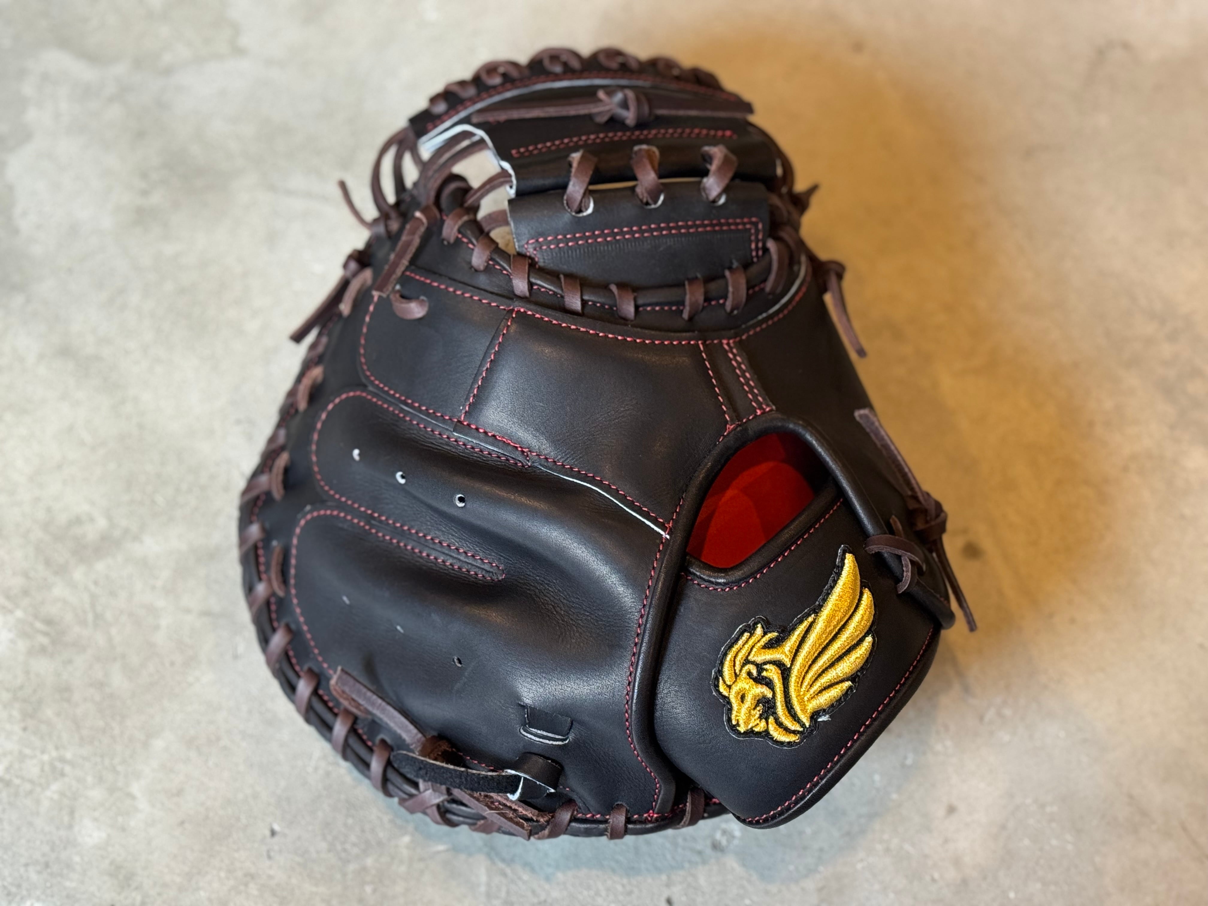 ジェニュイン　Genuine　硬式　キャッチャーミット　TM-411 ジェニュイン硬式キャッチャーTM-411。操作性重視のやや小型