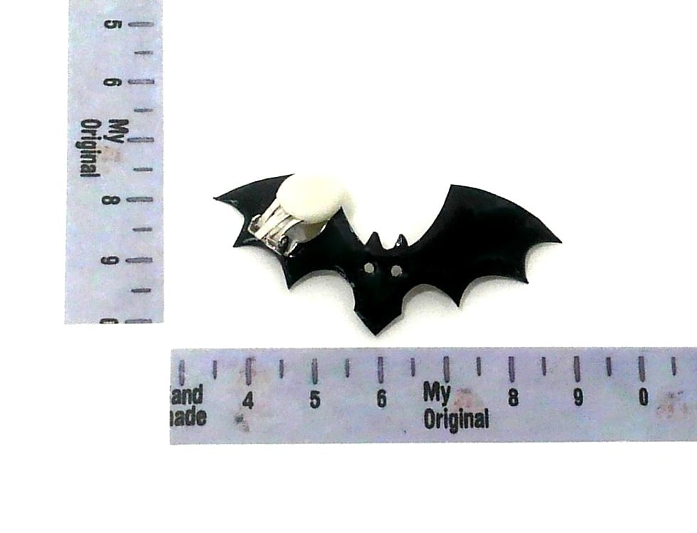 ハロウィン☆コウモリ☆ ＊ 切り絵 片耳 イヤーカフ・イヤリング