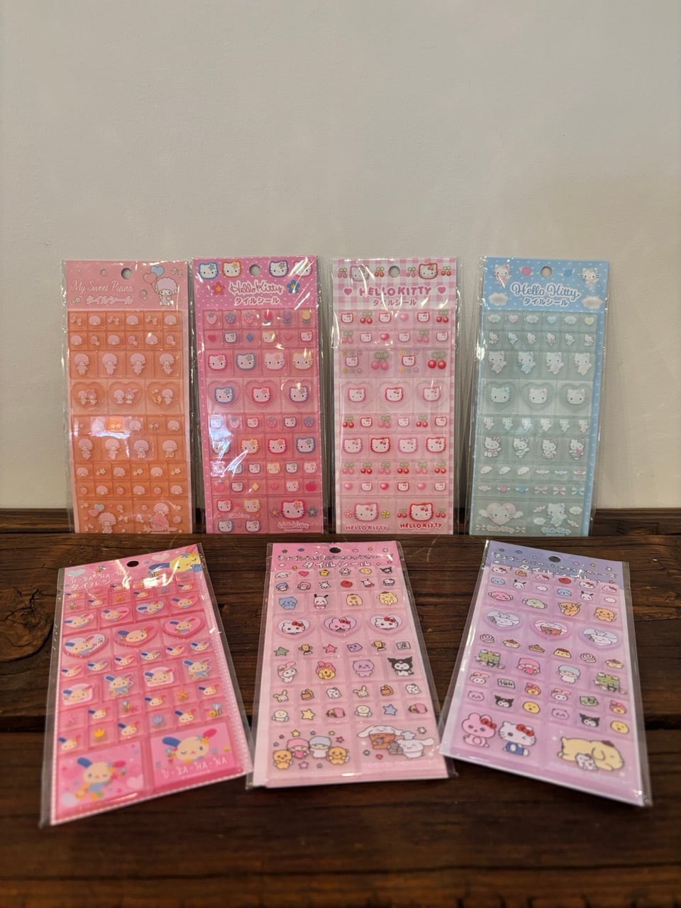 日本限定】サンリオ ハローキティ90s エンジェル タイルシールX04