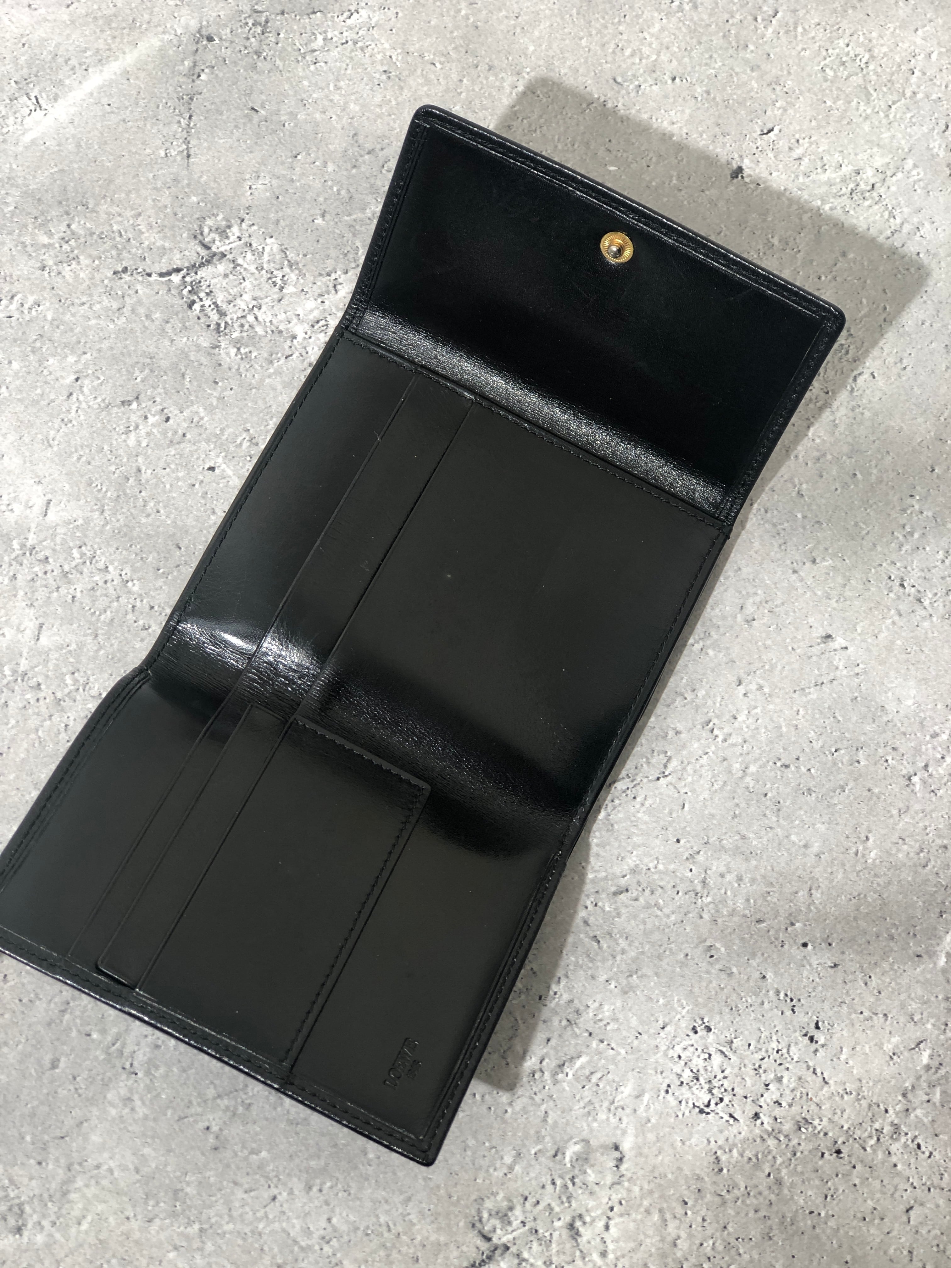LOEWE 三つ折り財布 レディース ヴィンテージ 黒 アナグラムロゴ ロエベ LOEWE ロエベ アナグラム 財布 ブラック レザー 三つ折り vintage