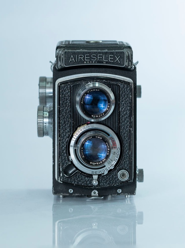 二眼レフカメラ　AIRESFLEX アイレスフレックス　Ⅳ型 【送料無料】