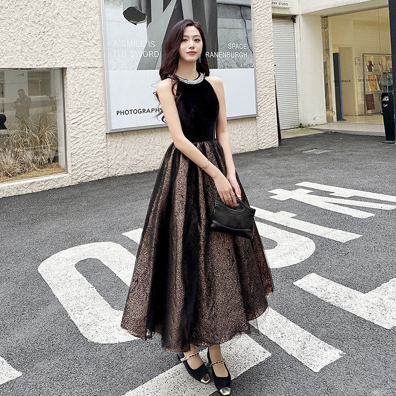 ✿ ブラック・黒 | DressZone-パーティードレス、プライベート、出勤服