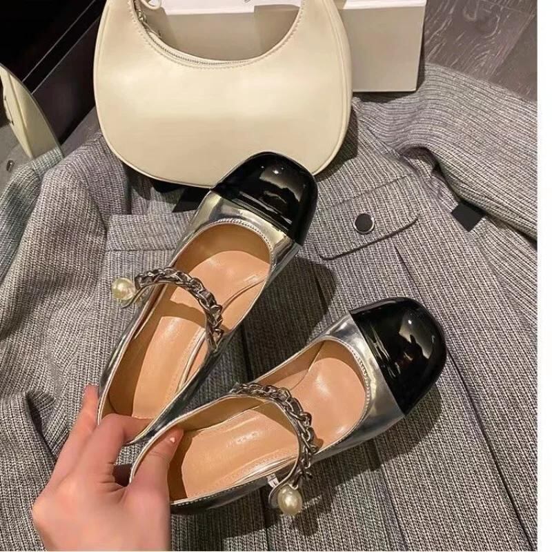 女性のためのヴィンテージハイヒールサンダル,革のパッチワークシューズ,金属チェーン付きのサマーシューズ,2023コレクション
