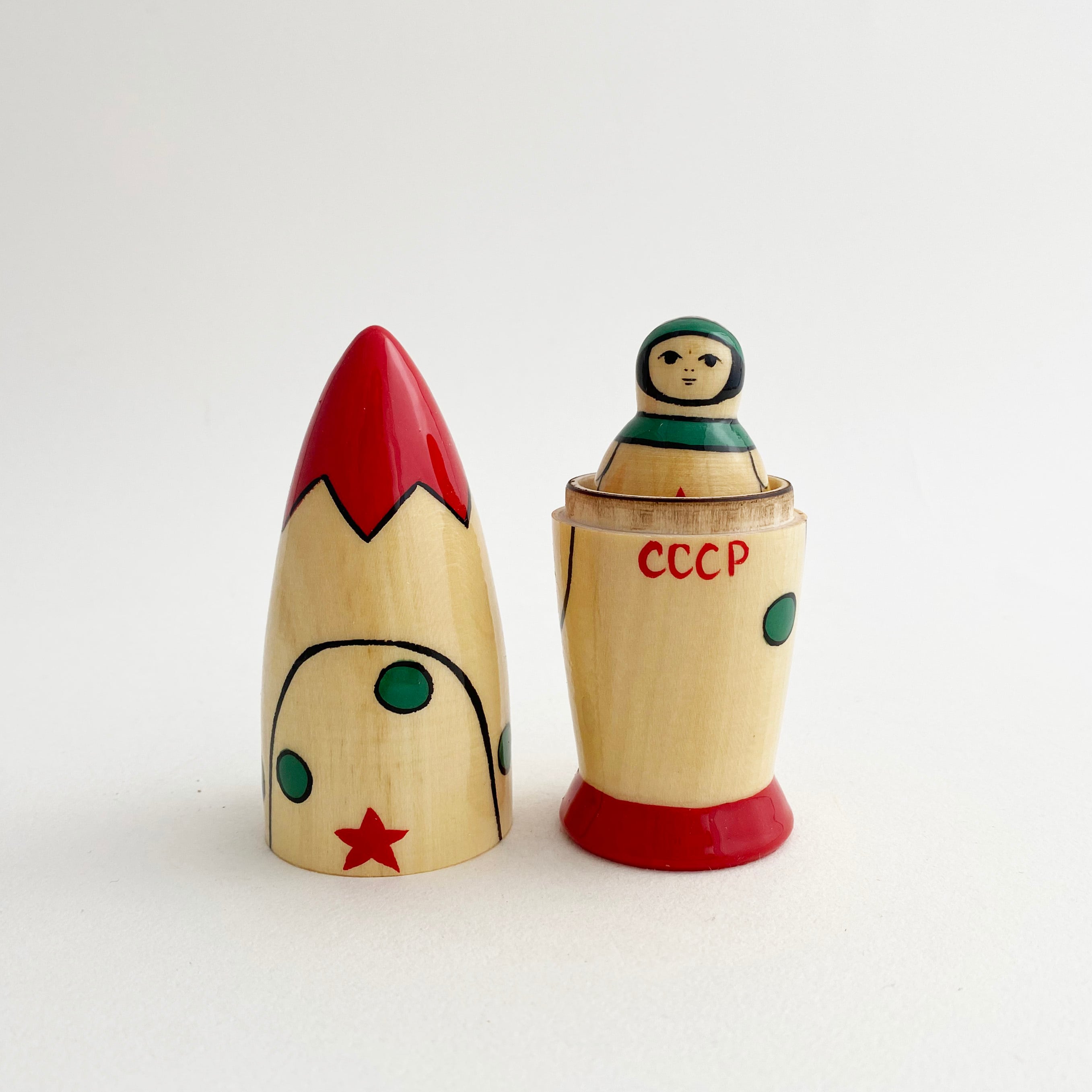 ロシア雑貨 マトリョーシカ ~ ロケットと宇宙飛行士【小】 ロシア雑貨 マトリョーシカ ~ ロケットと宇宙飛行士【小】