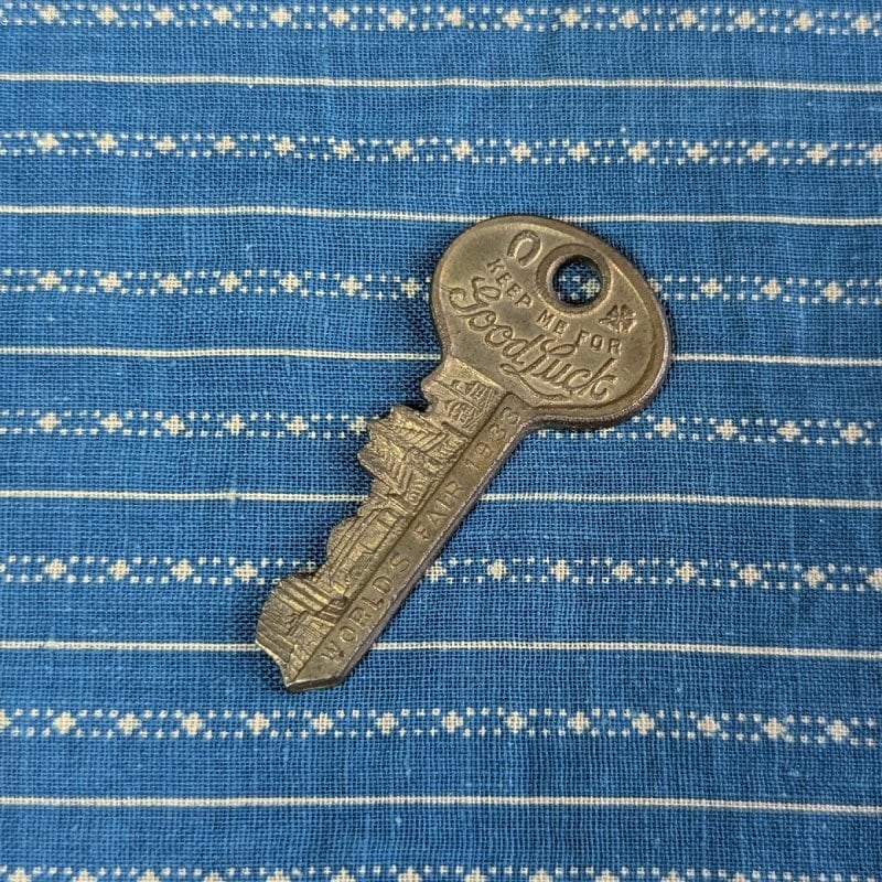1933 CHICAGO WORLD'S FAIR Souvenir Key -G- | Wonder Wear