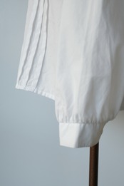 Farm animals ruffle collar blouse