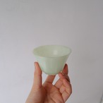 ホワイトグリーンな石の杯
