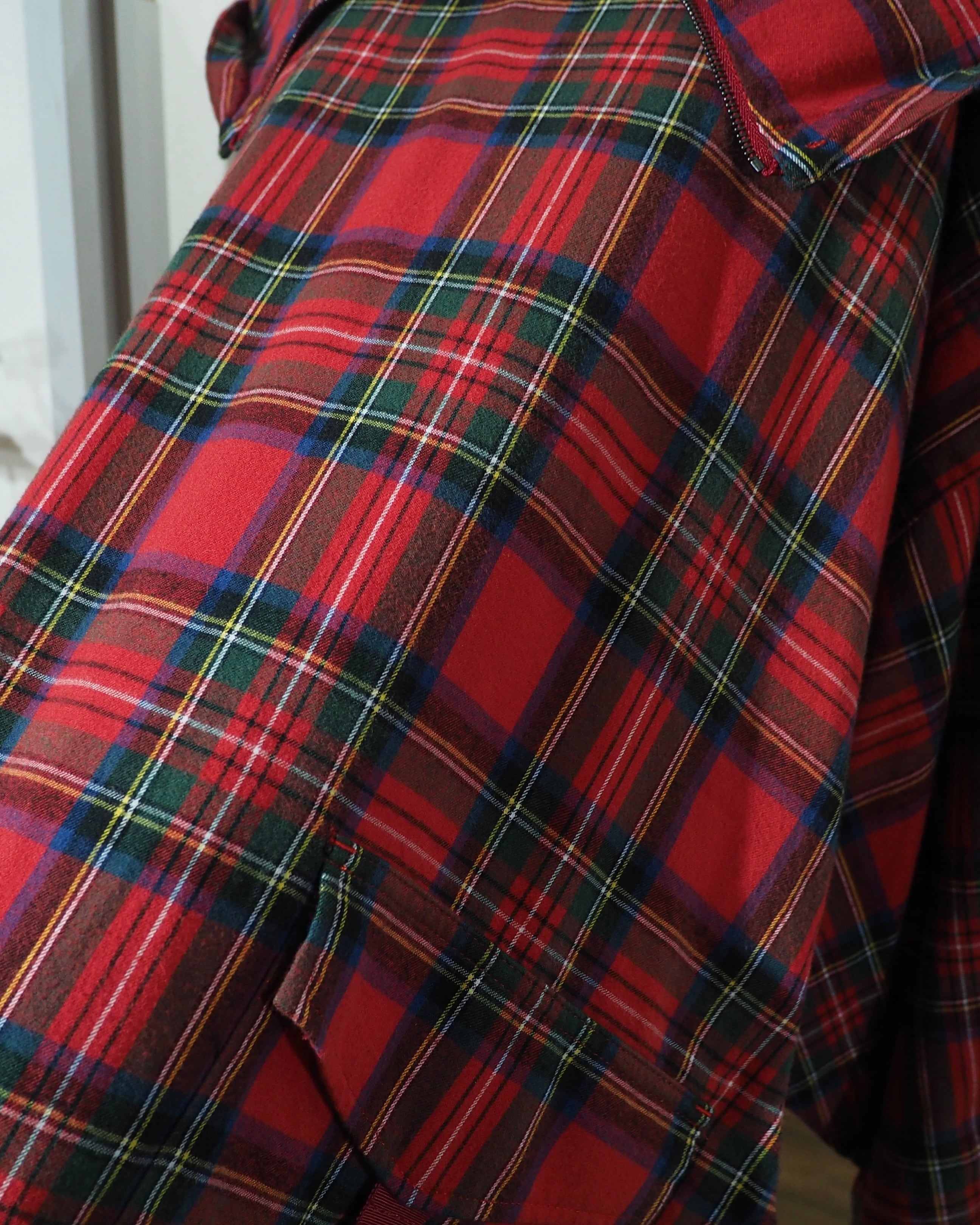" Iroquois ‐ 変形 " Tartan check pattern Over silhouette Hoodie